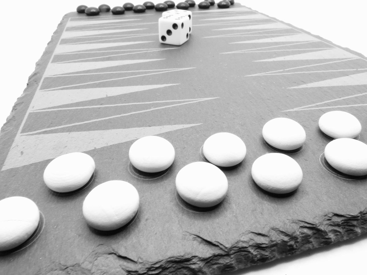 Backgammon-Spiel aus Naturschiefer, 30x20 cm mit Würfeln